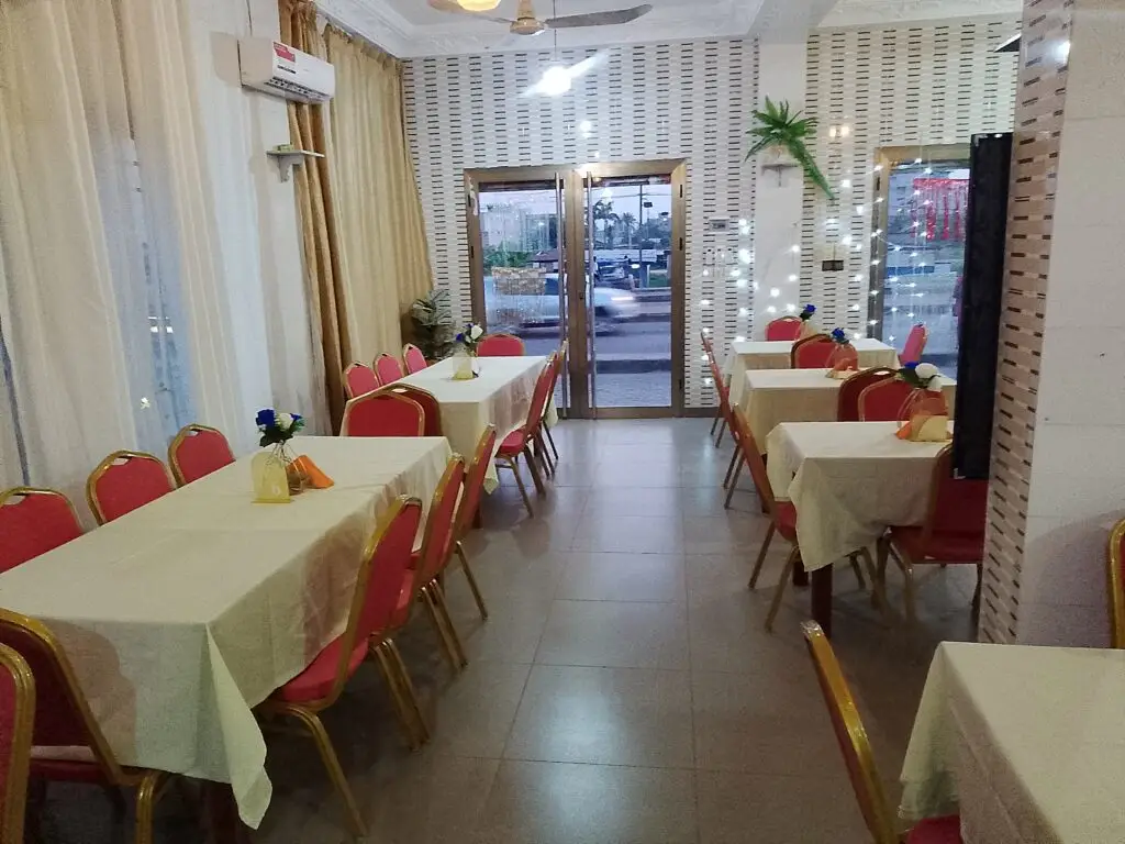 Rstauranr Cotonou Flavor Hub